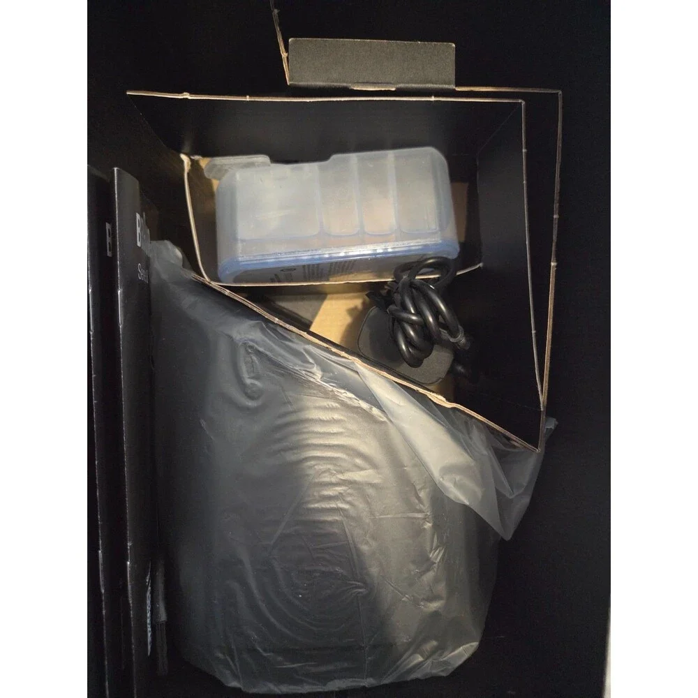 Braun Series 8 8560cc Foil Shaver 5-in-1 SmartCare Center Wet Dry Open Box